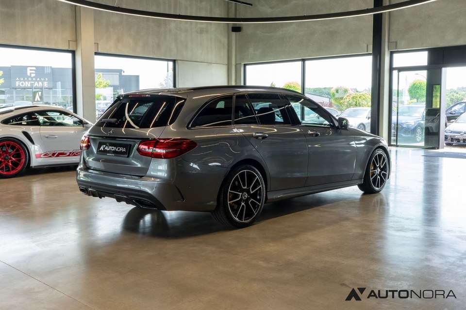 Mercedes-Benz C 300 - Imagem 4
