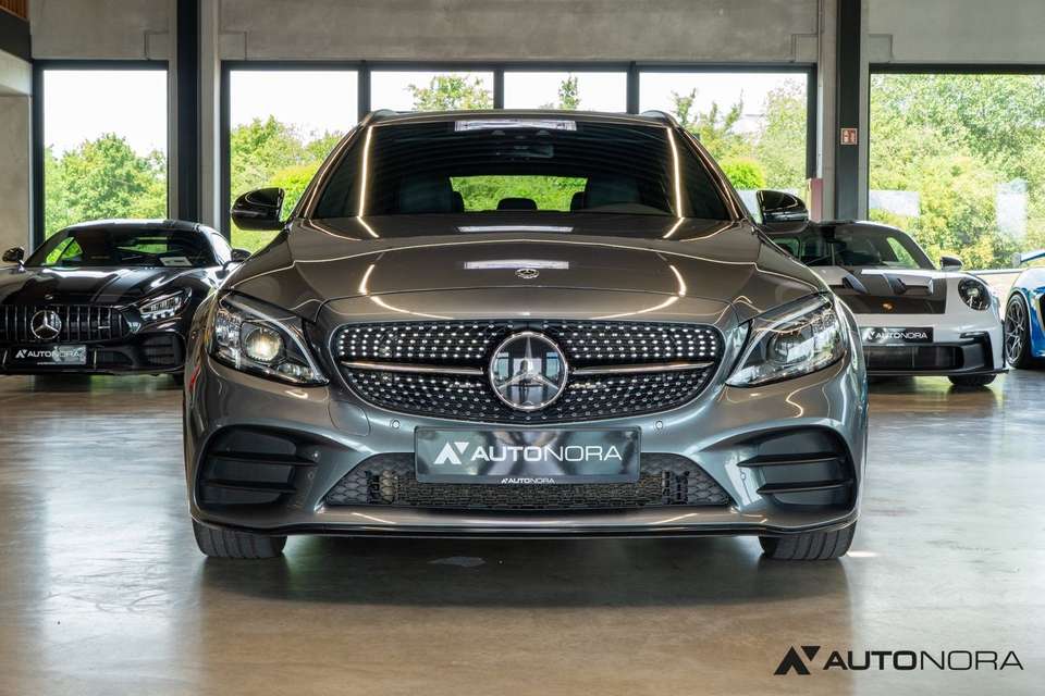 Mercedes-Benz C 300 - Imagem 10