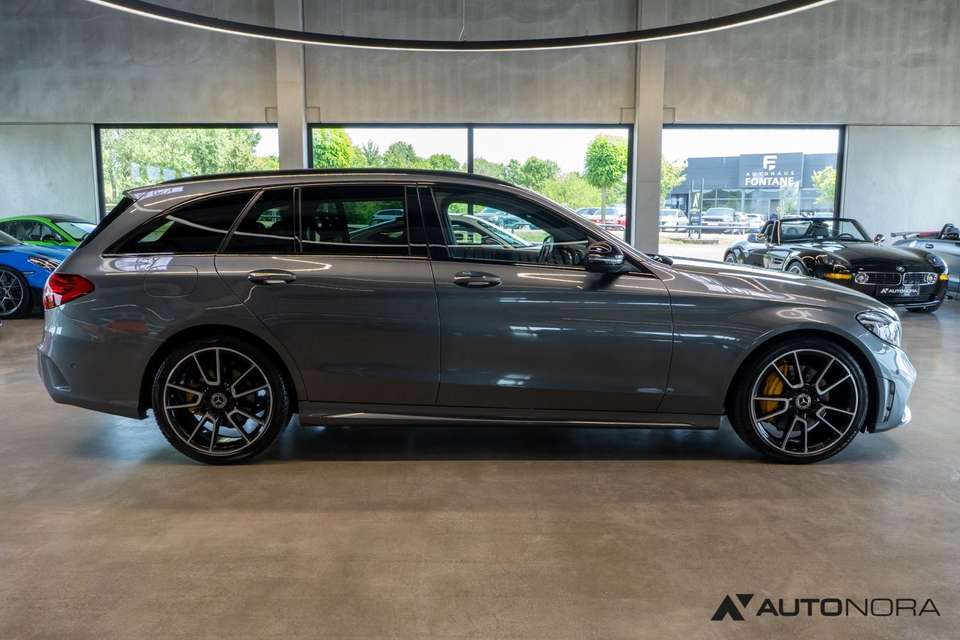 Mercedes-Benz C 300 - Imagem 13