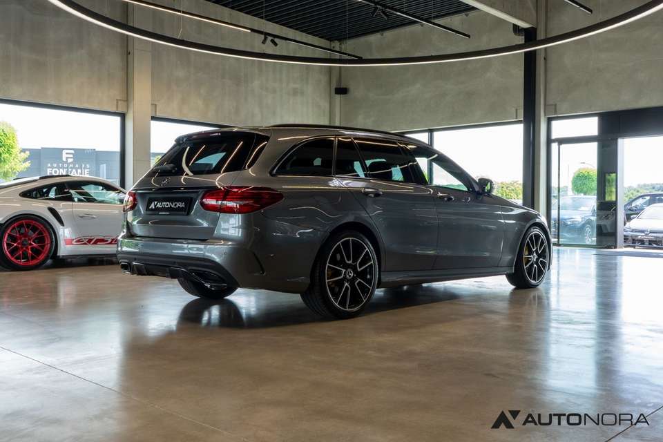 Mercedes-Benz C 300 - Imagem 14