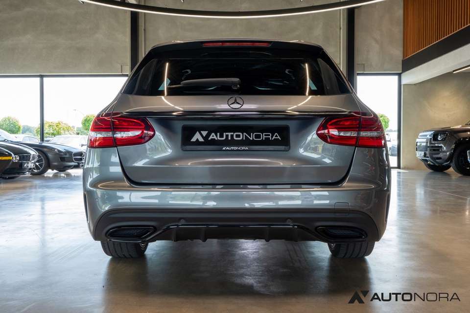 Mercedes-Benz C 300 - Imagem 15