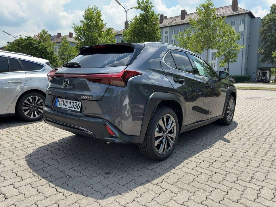 Lexus UX 300h - Imagem 4
