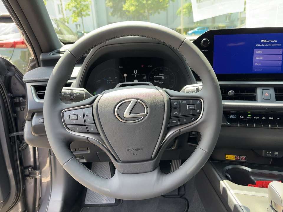 Lexus UX 300h - Imagem 11