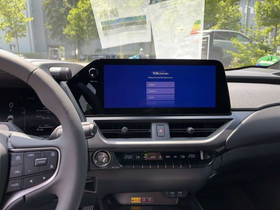 Lexus UX 300h - Imagem 12