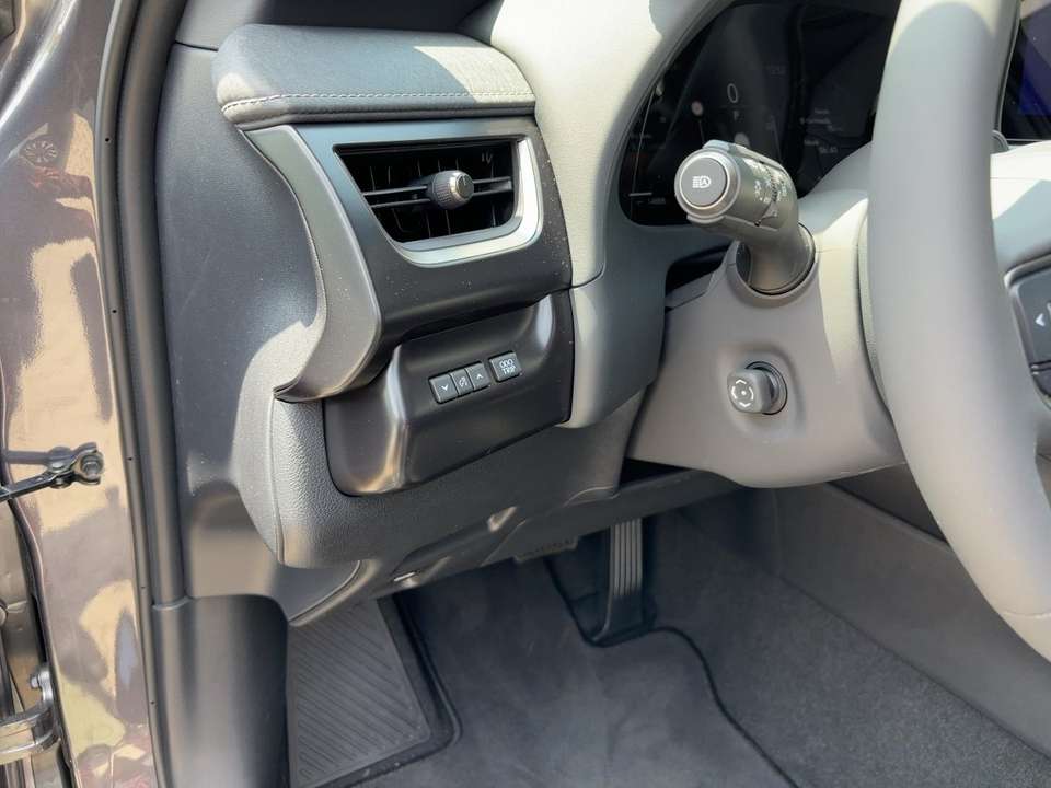 Lexus UX 300h - Imagem 14
