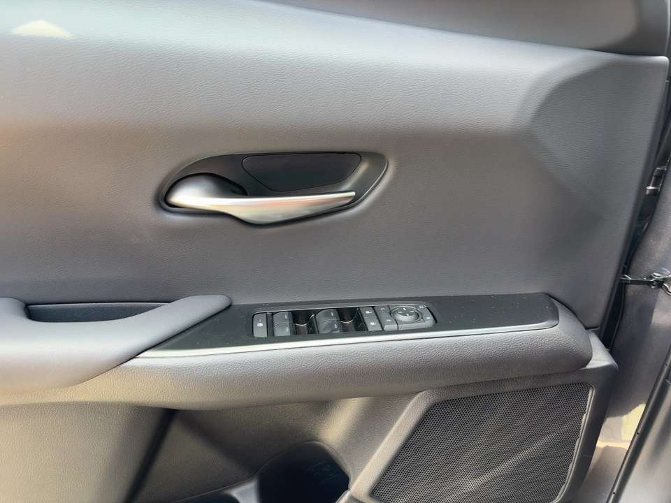 Lexus UX 300h - Imagem 15
