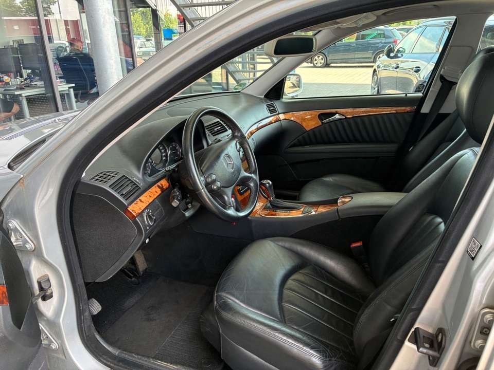 Mercedes-Benz E 280 - Imagem 8