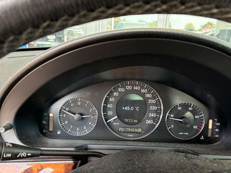 Mercedes-Benz E 280 - Imagem 10