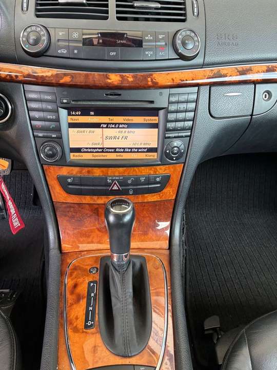 Mercedes-Benz E 280 - Imagem 11