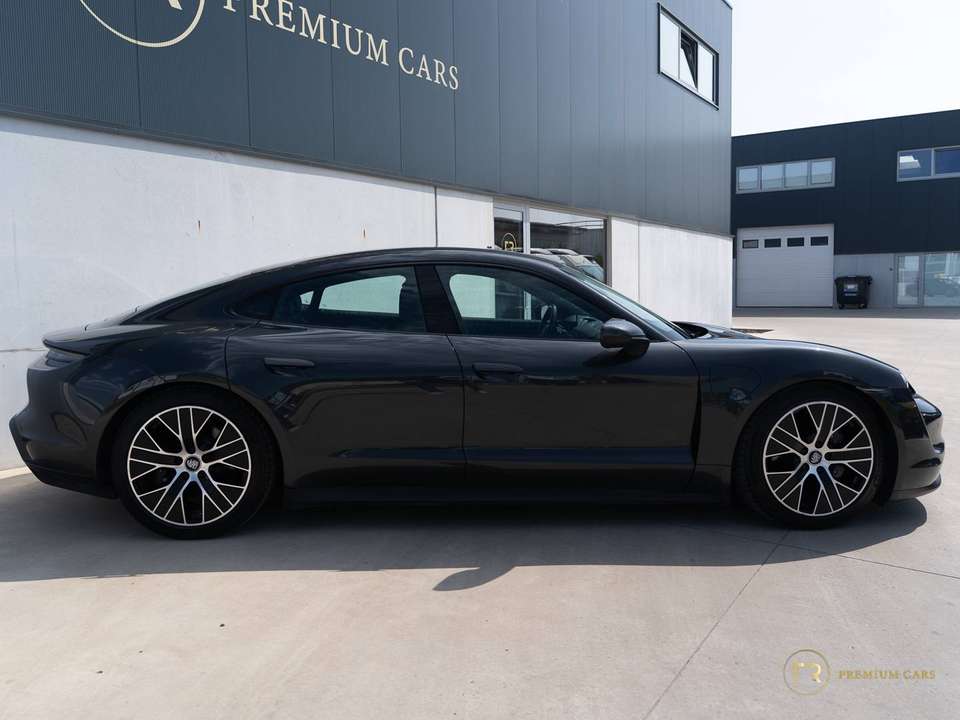 Porsche Taycan - Imagem 11
