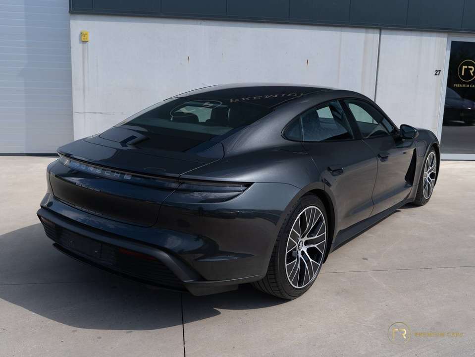 Porsche Taycan - Imagem 14