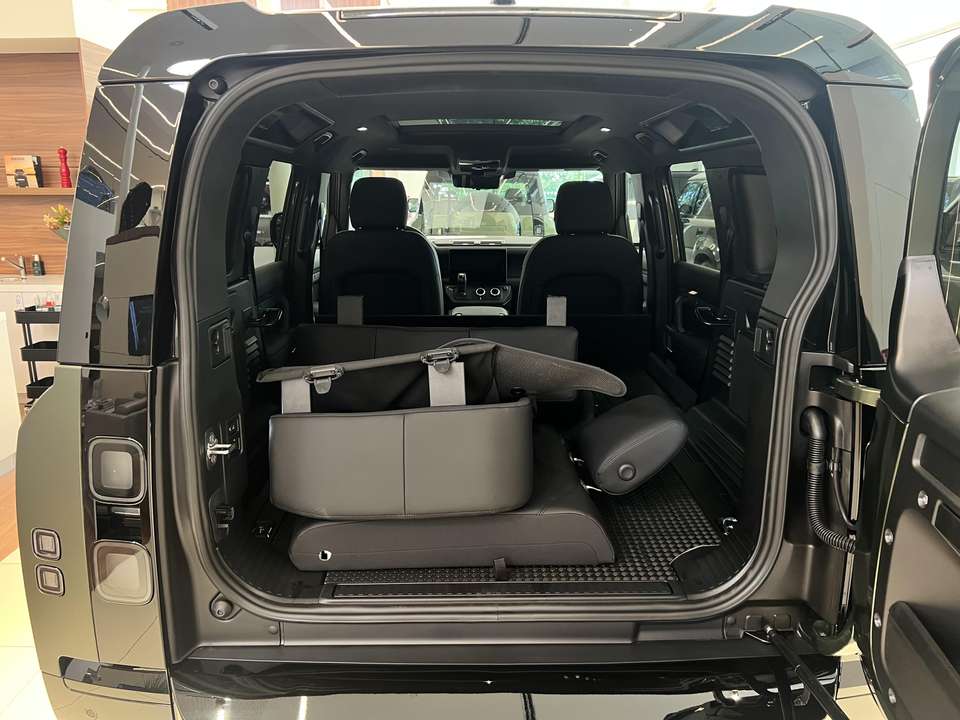 Land Rover Defender - Imagem 12