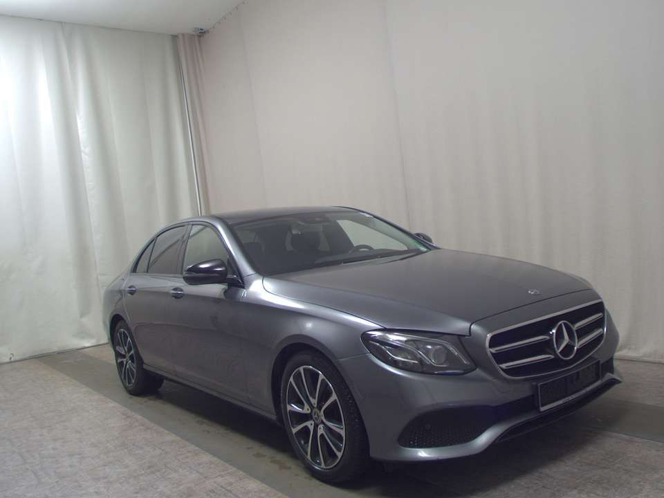 Mercedes-Benz E 200 - Imagem 3