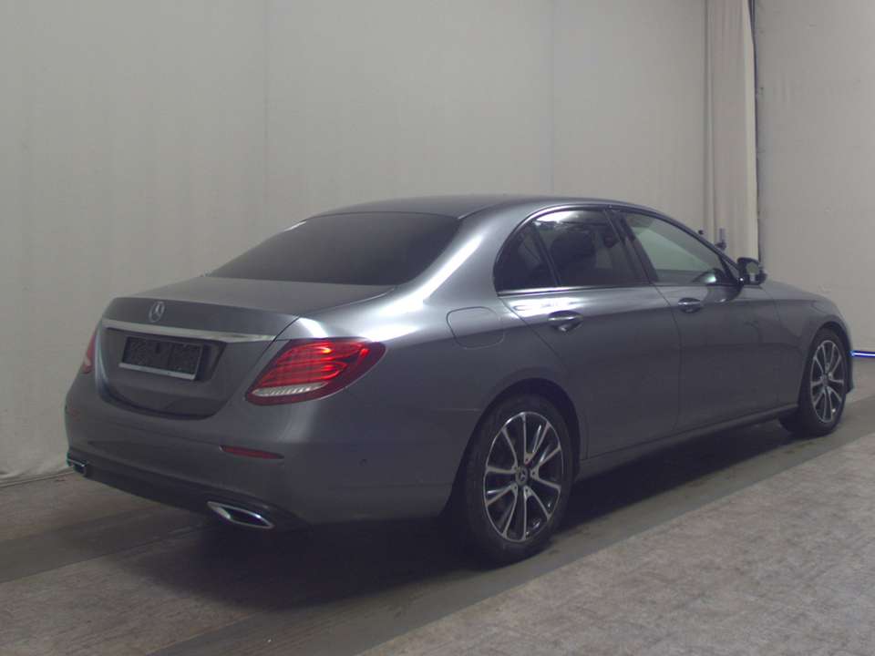Mercedes-Benz E 200 - Imagem 4