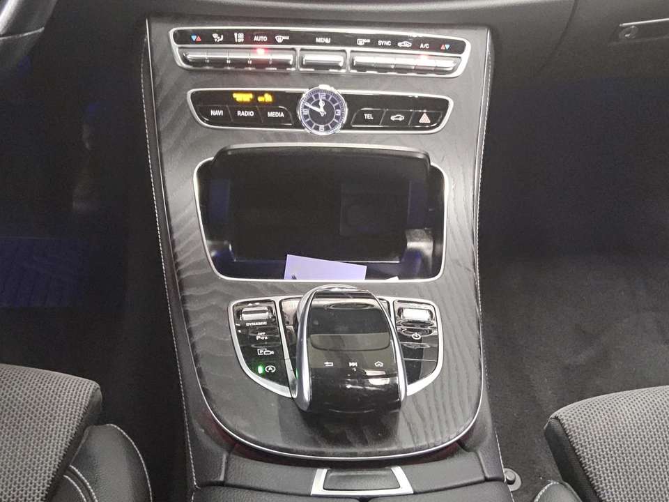 Mercedes-Benz E 200 - Imagem 6