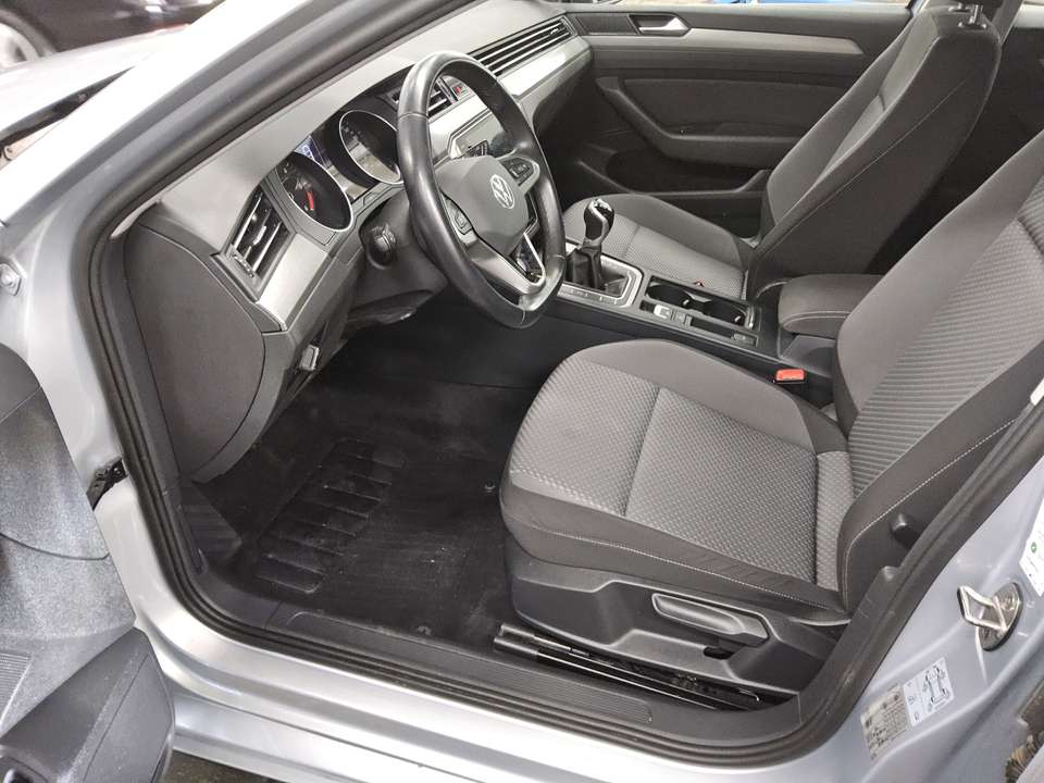 Volkswagen Passat Variant - Imagem 8