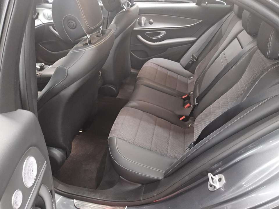 Mercedes-Benz E 200 - Imagem 13