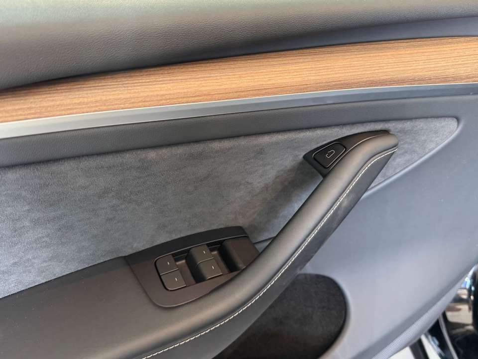 Tesla Model Y - Imagem 15
