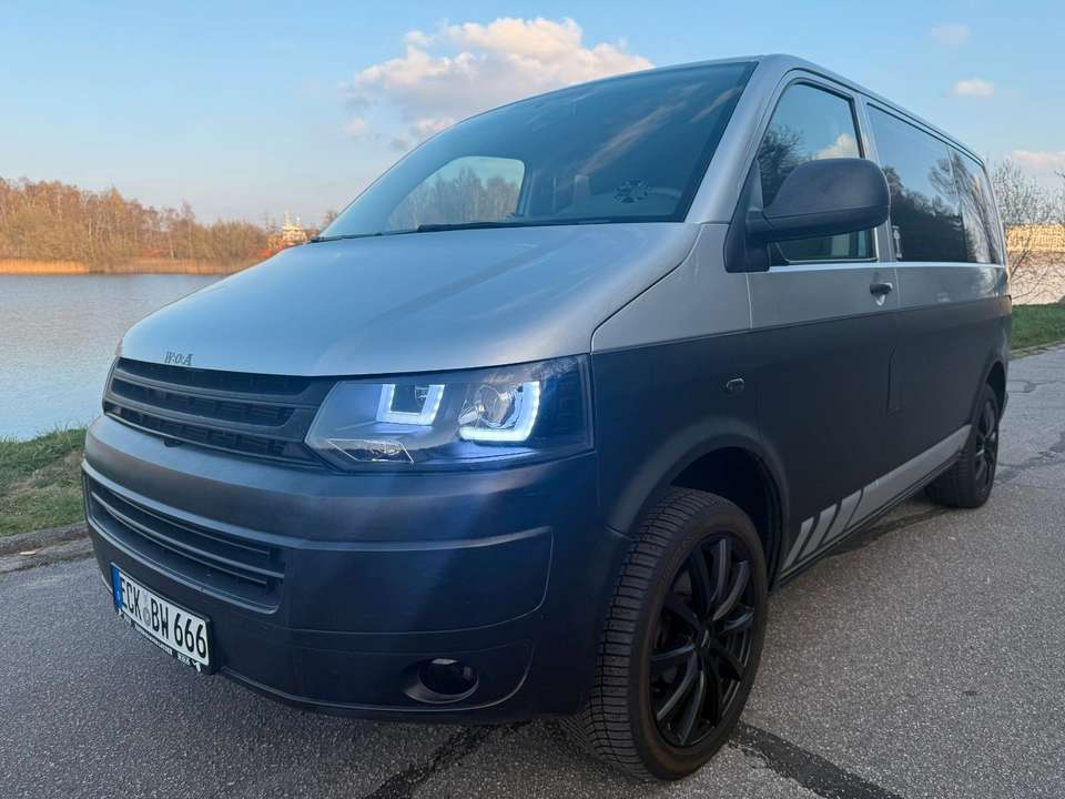 Volkswagen T5 Transporter - Imagem 1