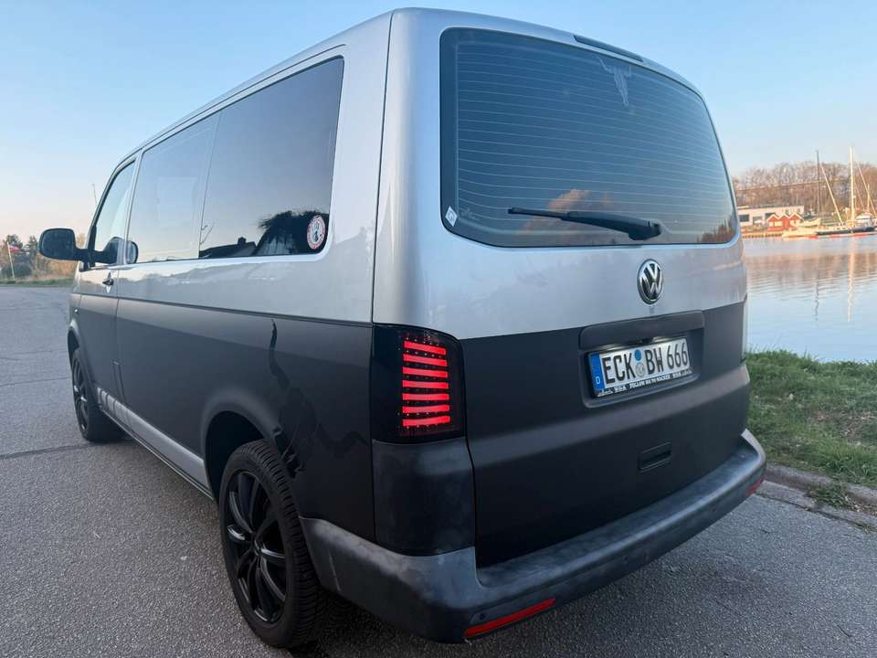 Volkswagen T5 Transporter - Imagem 6