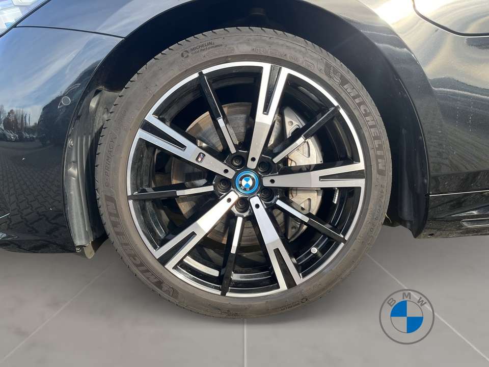 BMW 550 - Imagem 8