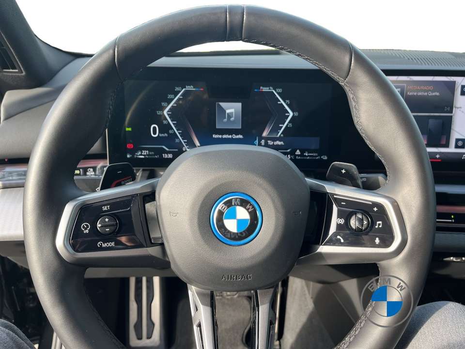 BMW 550 - Imagem 13
