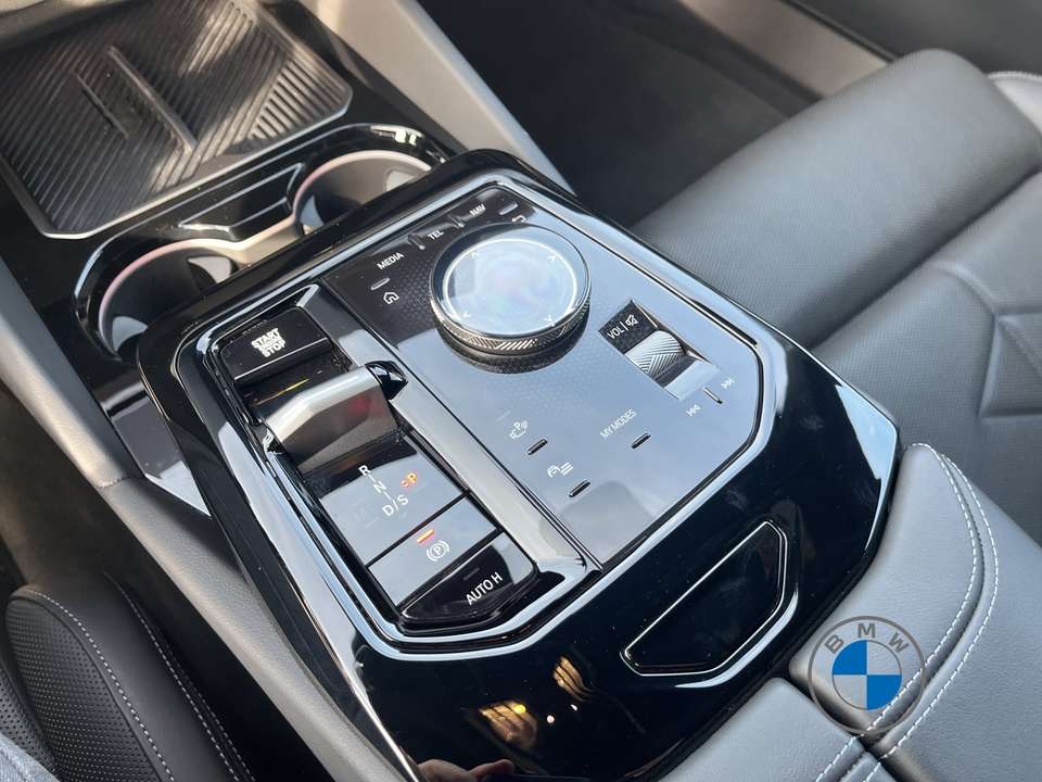 BMW 550 - Imagem 14
