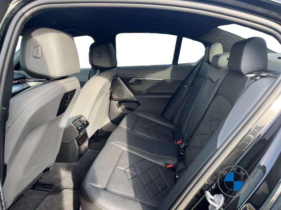 BMW 550 - Imagem 15