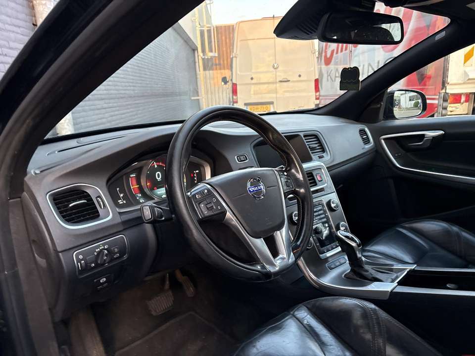 Volvo V60 - Imagem 3