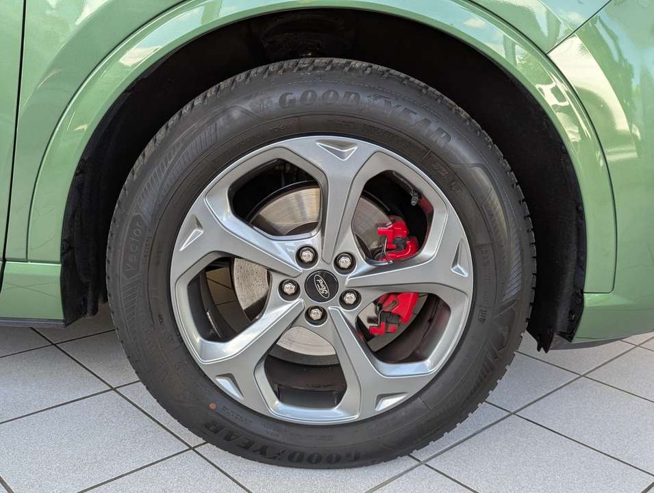 Ford Kuga - Imagem 10