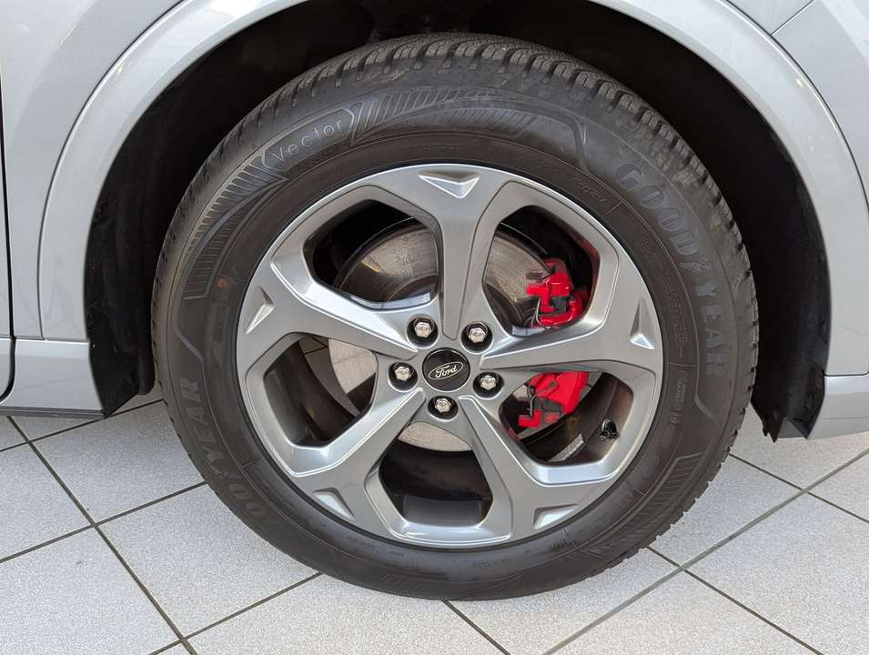 Ford Kuga - Imagem 10