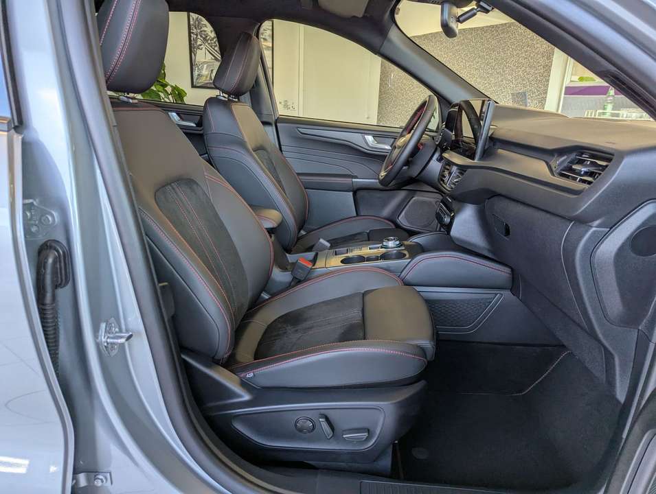 Ford Kuga - Imagem 14