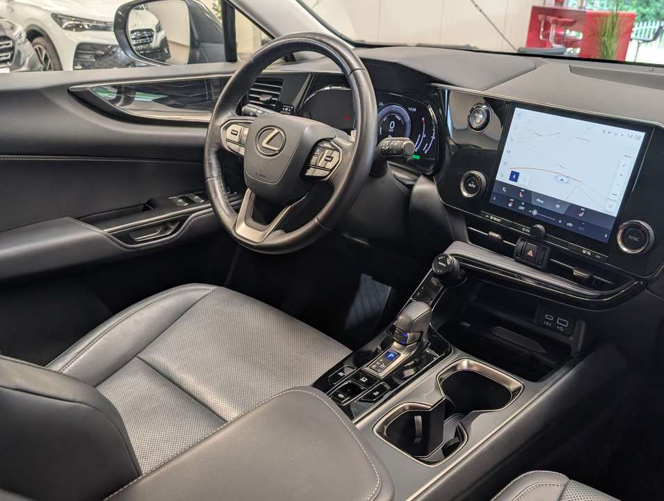 Lexus NX 350h - Imagem 11