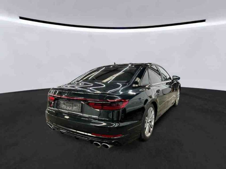 Audi S8 - Imagem 2
