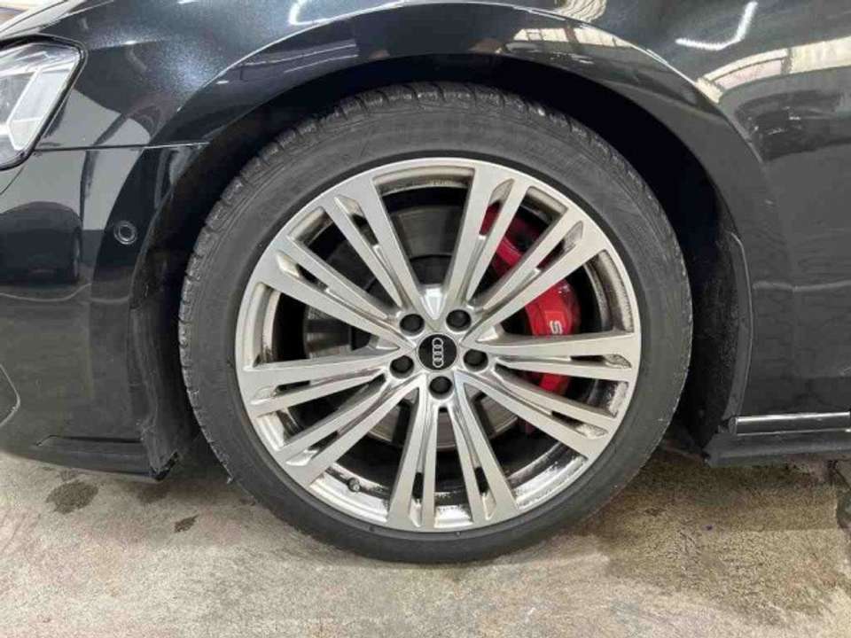 Audi S8 - Imagem 7