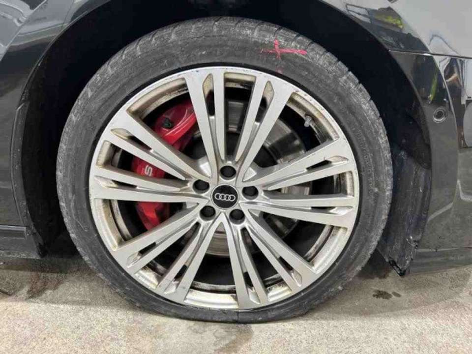 Audi S8 - Imagem 8