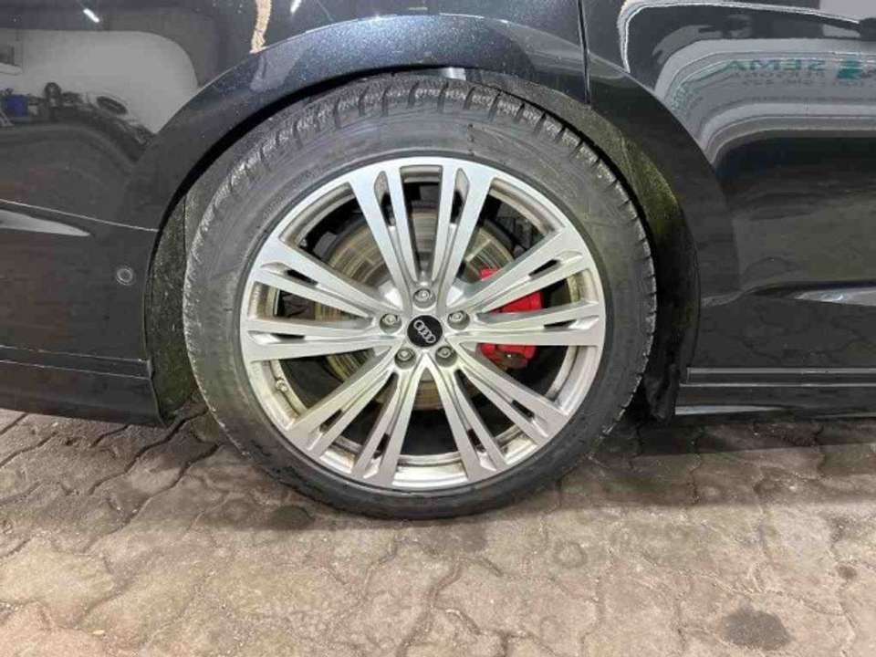Audi S8 - Imagem 10