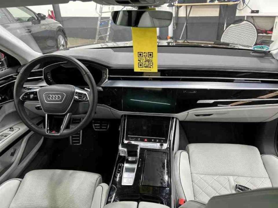 Audi S8 - Imagem 11