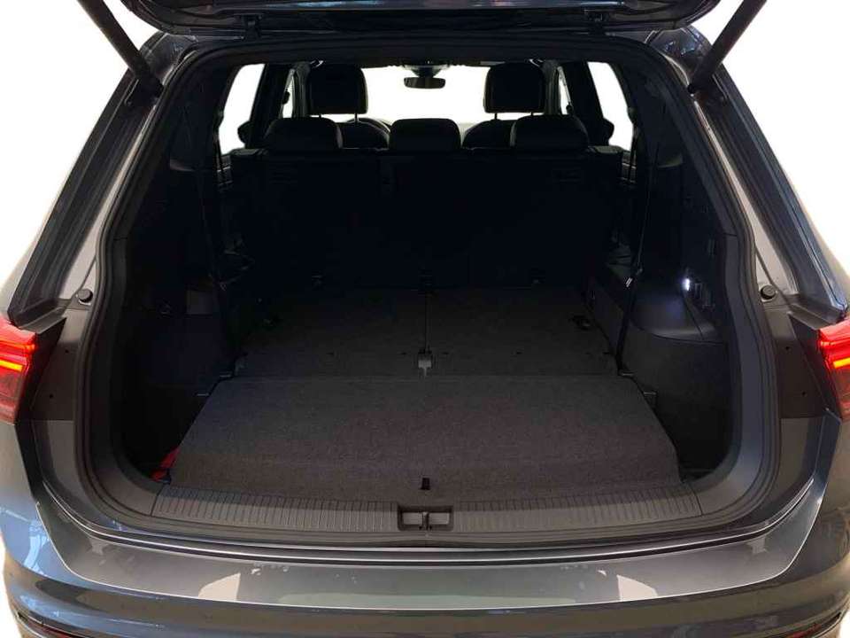 Volkswagen Tiguan Allspace - Imagem 9