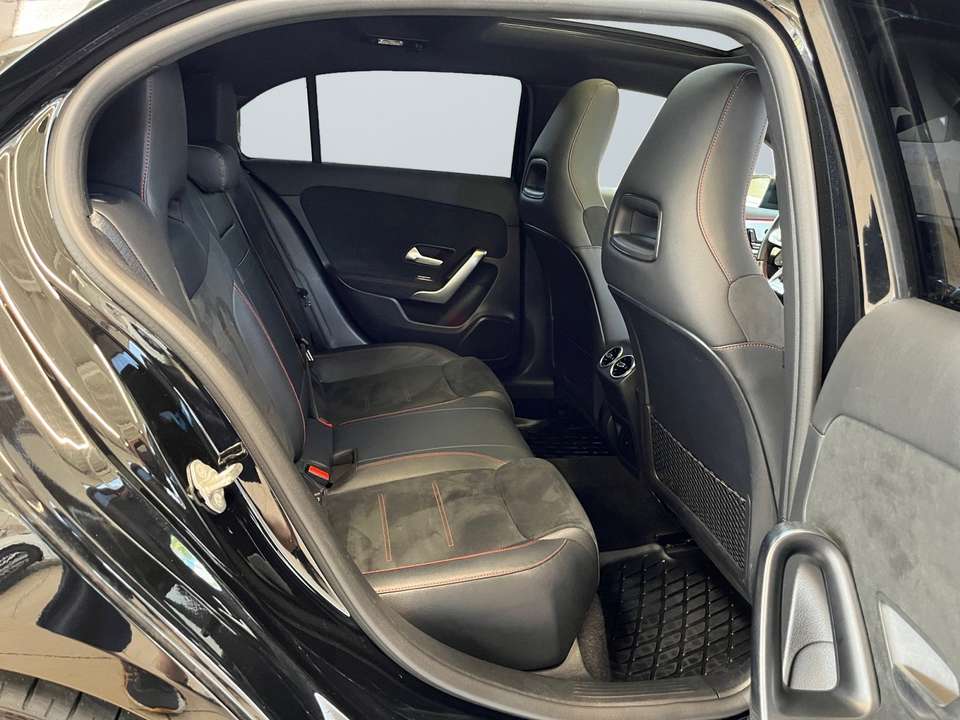 Mercedes-Benz A 35 AMG - Imagem 11