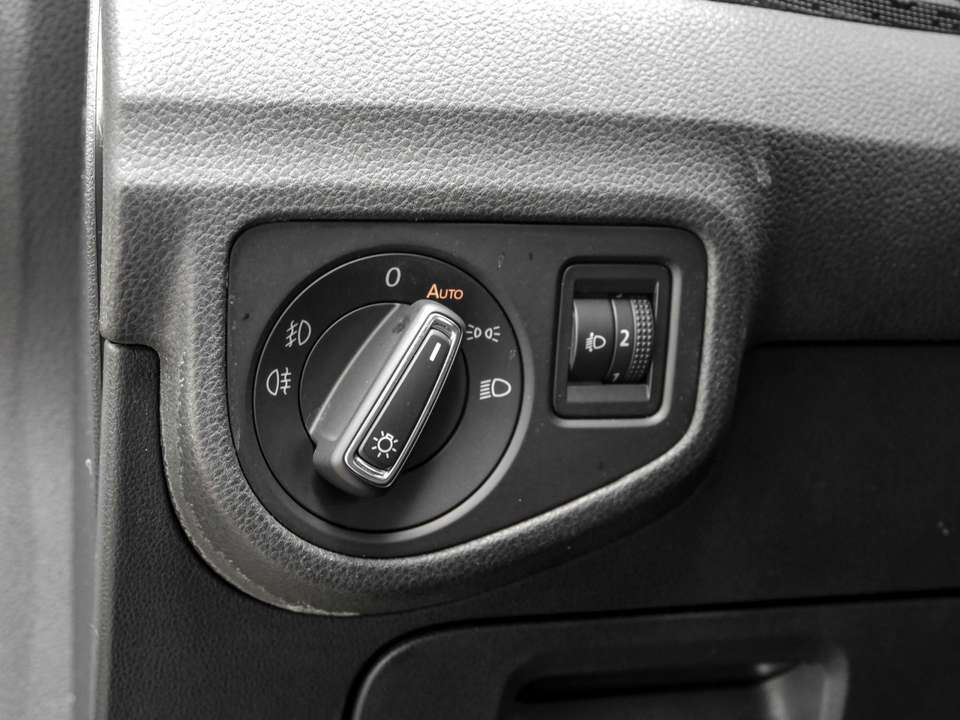 Volkswagen Golf Sportsvan - Imagem 14