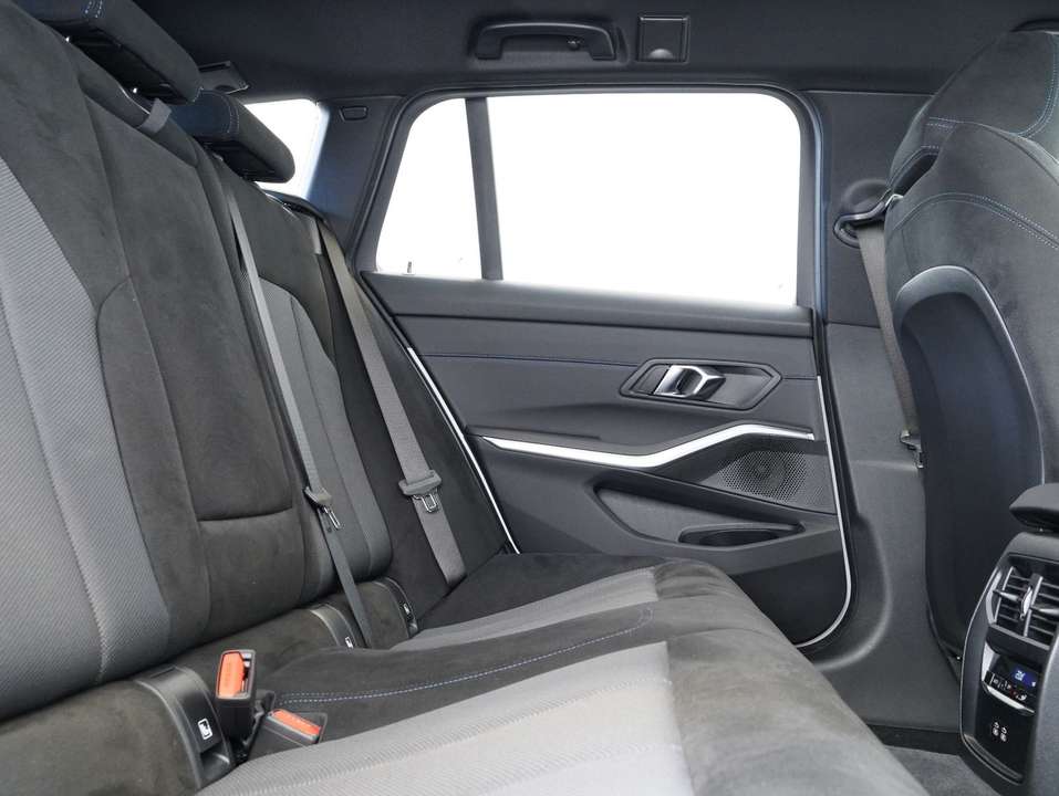 BMW 330 - Imagem 13