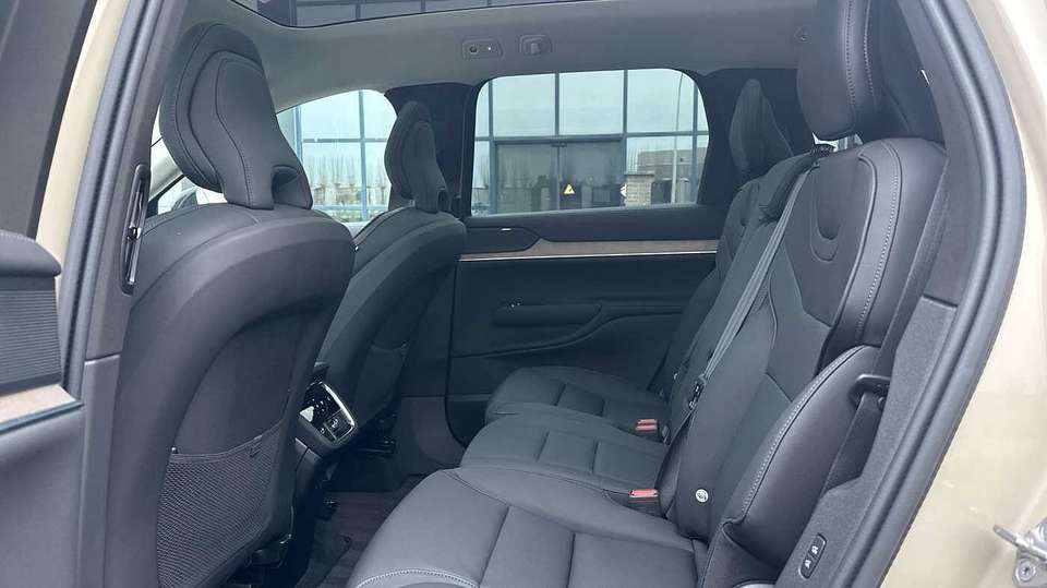 Volvo EX90 - Imagem 7