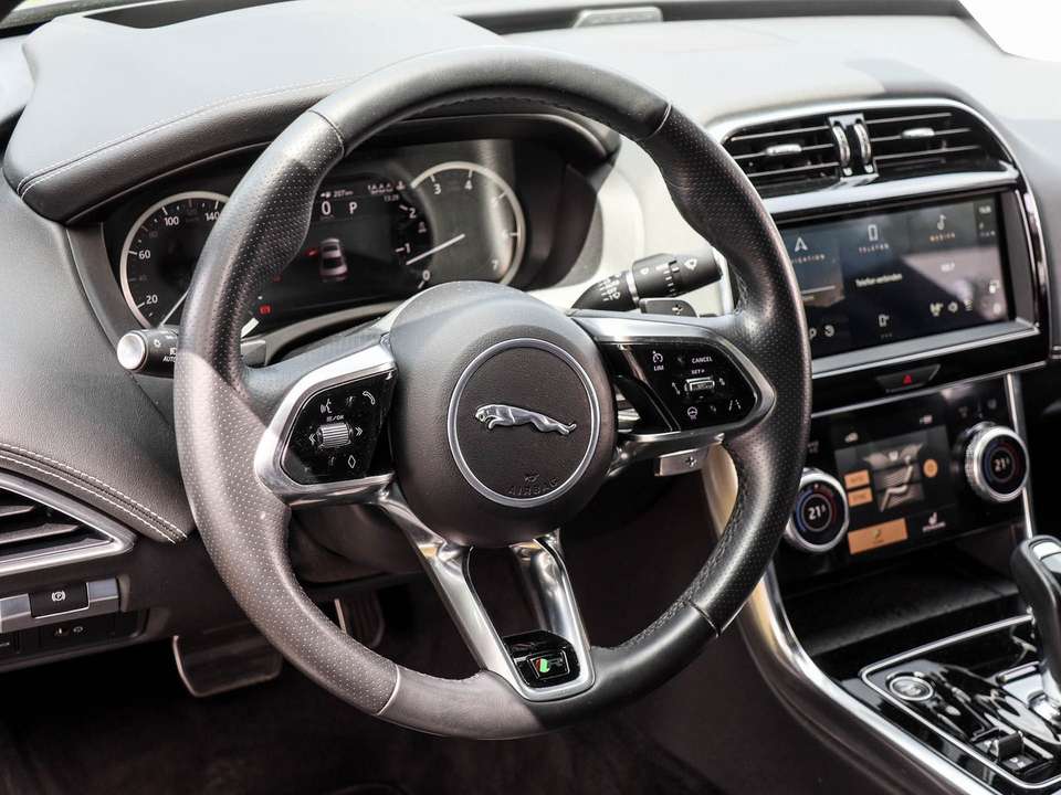 Jaguar XE - Imagem 9