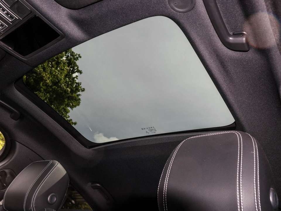 Jaguar XE - Imagem 11