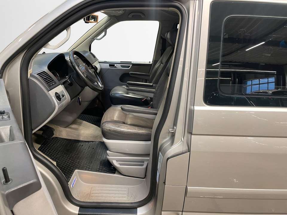 Volkswagen T5 Transporter - Imagem 12