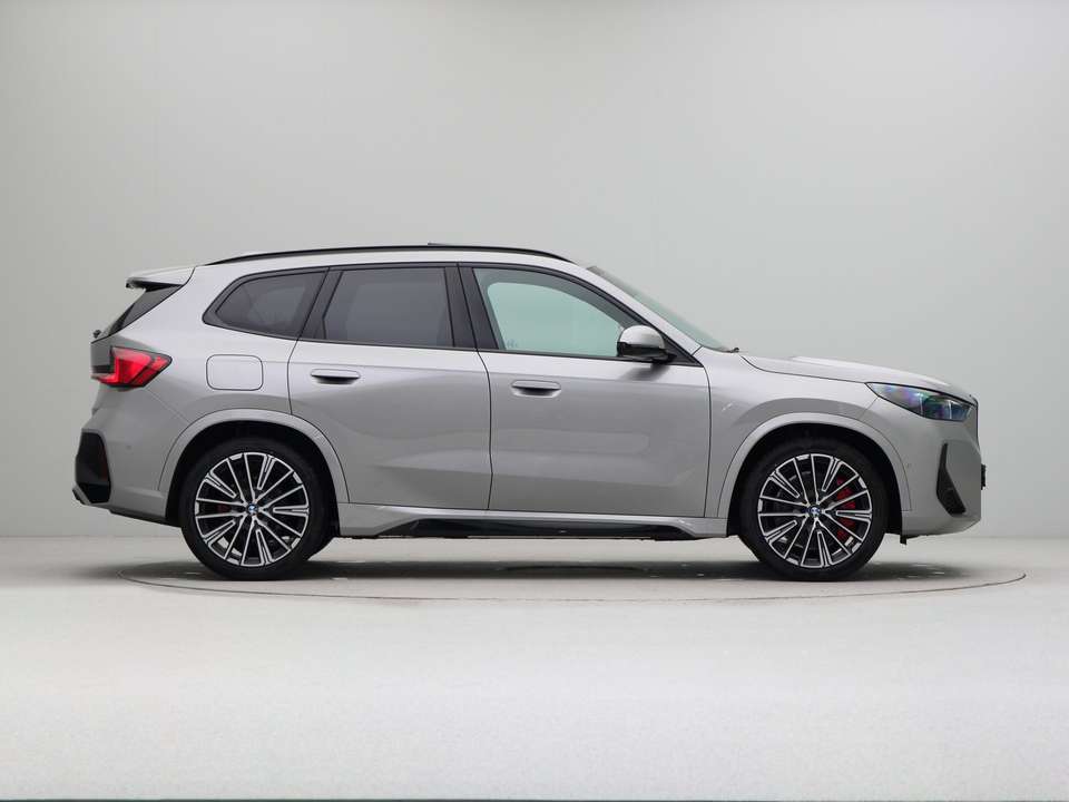BMW iX1 - Imagem 7