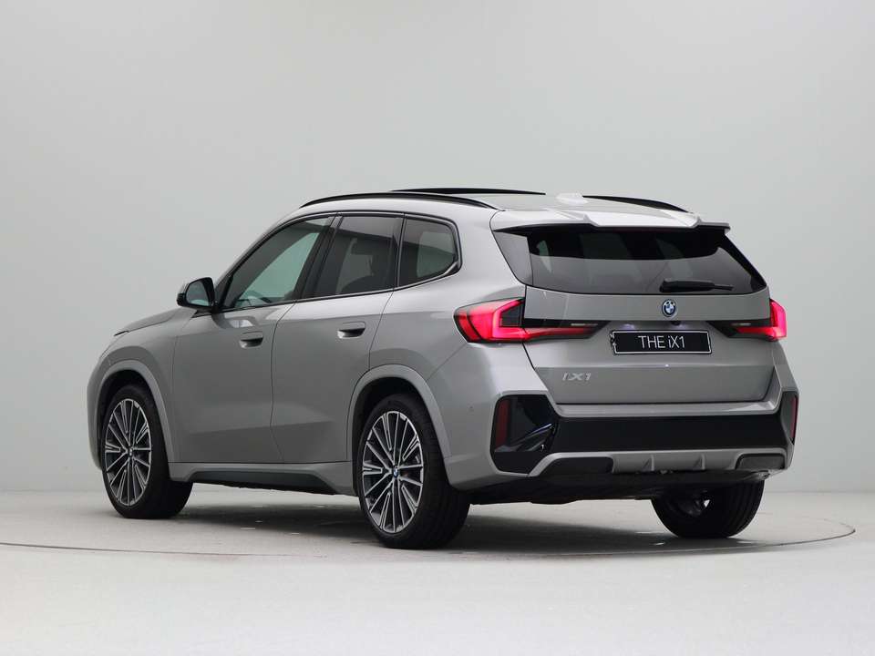 BMW iX1 - Imagem 10