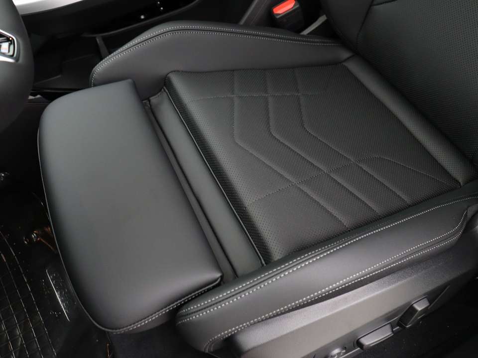 BMW iX1 - Imagem 15