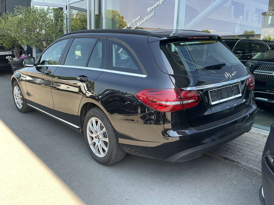 Mercedes-Benz C 200 - Imagem 2